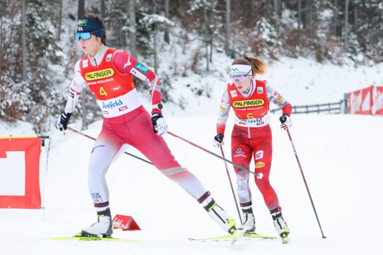 Yuna Kasai (JPN), Lisa Hirner (AUT), (l-r) beim Weltcup in Seefeld