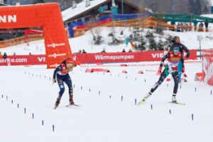 Nathalie Armbruster (GER) zieht im Foto-Finish gegen Annika Sieff (ITA), (l-r) knapp den Kürzeren.