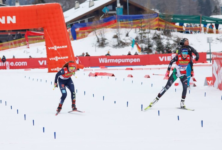 Nathalie Armbruster (GER) zieht im Foto-Finish gegen Annika Sieff (ITA), (l-r) knapp den Kürzeren.