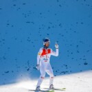 Johannes Lamparter (AUT) geht nach dem Sprung in Führung.