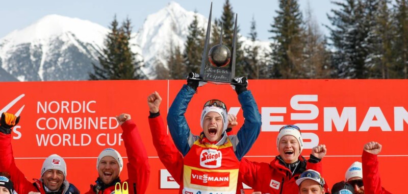 Johannes Lamparter (AUT) und Team Österreich freuen sich über den Triple-Sieg.