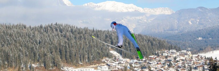 Johannes Lamparter (AUT) ging nach dem Springen in Führung.