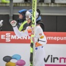 Johannes Lamparter (AUT) liegt bereits nach dem Springen in Führung.