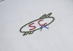 Julian Schmid (GER) springt auf seiner Heimschanze.