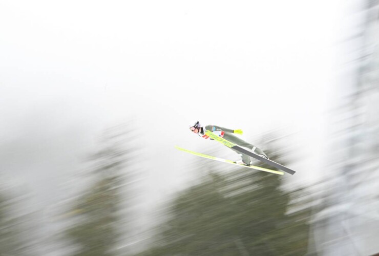 Jens Luraas Oftebro (NOR) bei seinem Sprung in Oberstdorf.