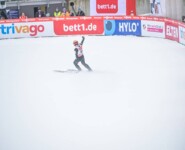 Franz-Josef Rehrl (AUT) übernahm nach dem Springen die Führung.