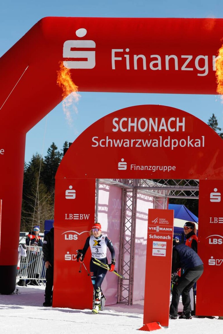 Stilvoller Einlauf: Jenny Nowak (GER)