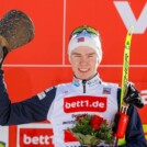 Jens Luraas Oftebro (NOR) gewinnt den Schwarzwaldpokal.