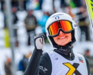 Junioren-Weltmeisterin Annika Sieff (ITA) wird Zweite beim Springen.