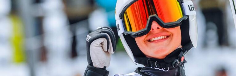 Junioren-Weltmeisterin Annika Sieff (ITA) wird Zweite beim Springen.