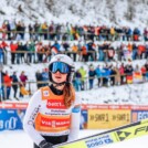 Gyda Westvold Hansen (NOR) gewinnt das Springen bei den Frauen.