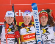 Das Damenpodium: Ida Marie Hagen (NOR), Gyda Westvold Hansen (NOR), Nathalie Armbruster (GER), (l-r)