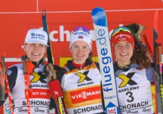 Das Damenpodium: Ida Marie Hagen (NOR), Gyda Westvold Hansen (NOR), Nathalie Armbruster (GER), (l-r)
