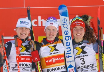 Das Damenpodium: Ida Marie Hagen (NOR), Gyda Westvold Hansen (NOR), Nathalie Armbruster (GER), (l-r)