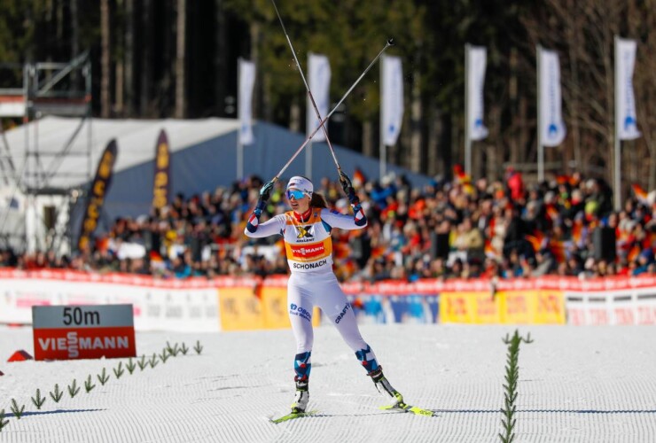 Gyda Westvold Hansen (NOR) siegt erneut und setzt ein Zeichen gegen den Olympia-Ausschluss der Damen.