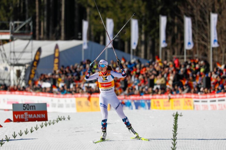 Gyda Westvold Hansen (NOR) siegt erneut und setzt ein Zeichen gegen den Olympia-Ausschluss der Damen.