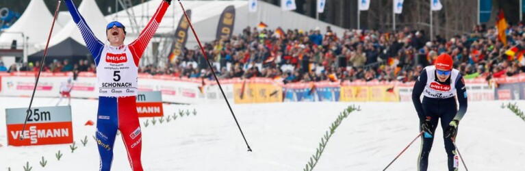 Laurent Muhlethaler (FRA) schlägt Julian Schmid (GER), (l-r).