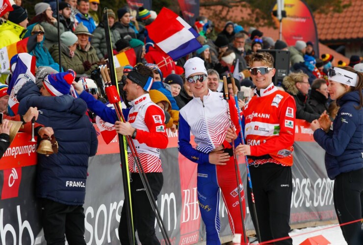 Ein Gefühl wie in Chaux-Neuve: Laurent Muhlethaler (FRA), Marco Heinis (FRA), Matteo Baud (FRA), Lena Brocard (FRA), (l-r)