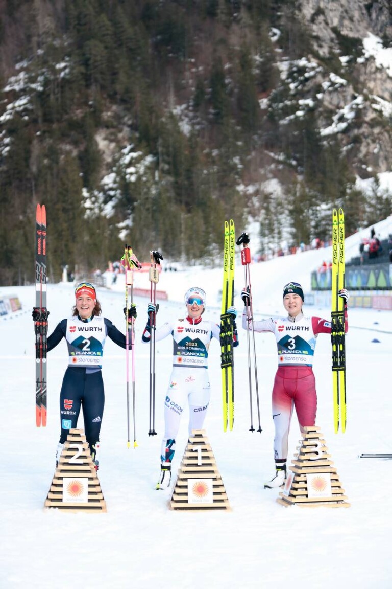 Nathalie Armbruster (GER), Gyda Westvold Hansen (NOR), Haruka Kasai (JPN), (l-r)