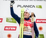 Jarl Magnus Riiber (NOR) wird zum dritten Mal in Folge Weltmeister von der Normalschanze.
