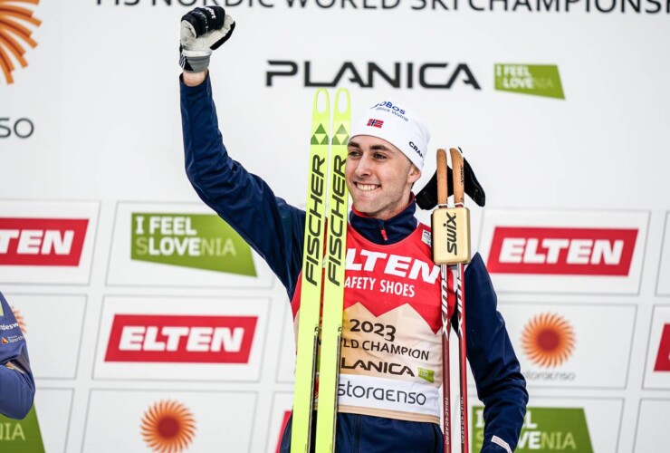 Jarl Magnus Riiber (NOR) wird zum dritten Mal in Folge Weltmeister von der Normalschanze.