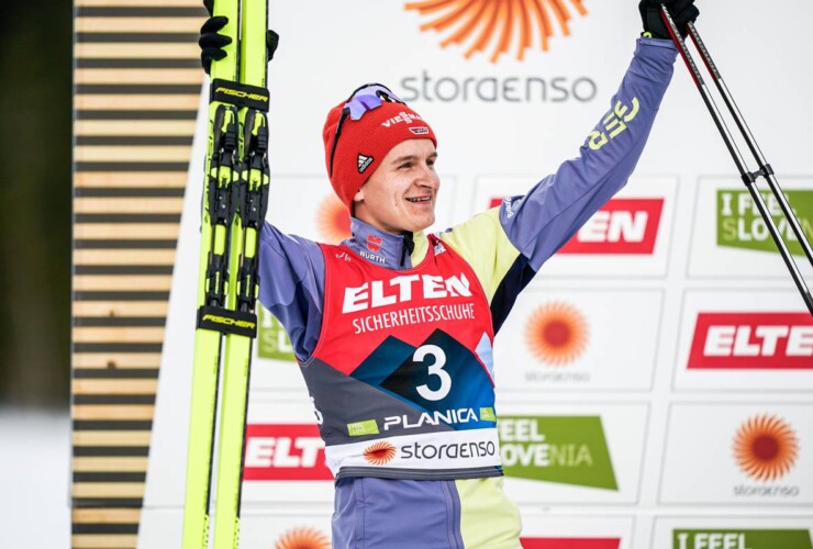 Julian Schmid (GER) freut sich über seine erste WM-Medaille.