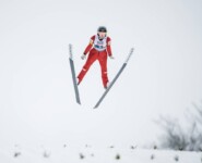 Annalena Slamik (AUT) bei ihrem Sprung