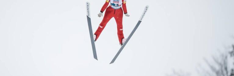 Annalena Slamik (AUT) bei ihrem Sprung