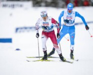 Akito Watabe (JPN) konnte Aaron Kostner (ITA) nicht hinter sich halten.