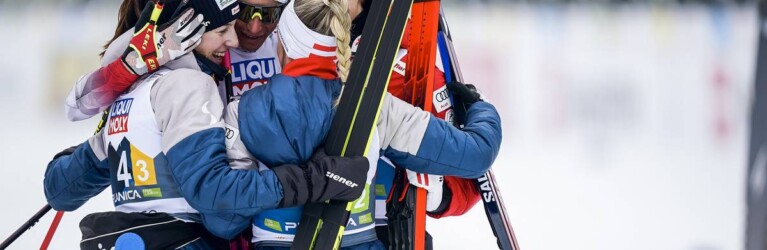 Kommt in meine Arme: Lisa Hirner (AUT), Annalena Slamik (AUT), Stefan Rettenegger (AUT), Johannes Lamparter (AUT), (l-r)
