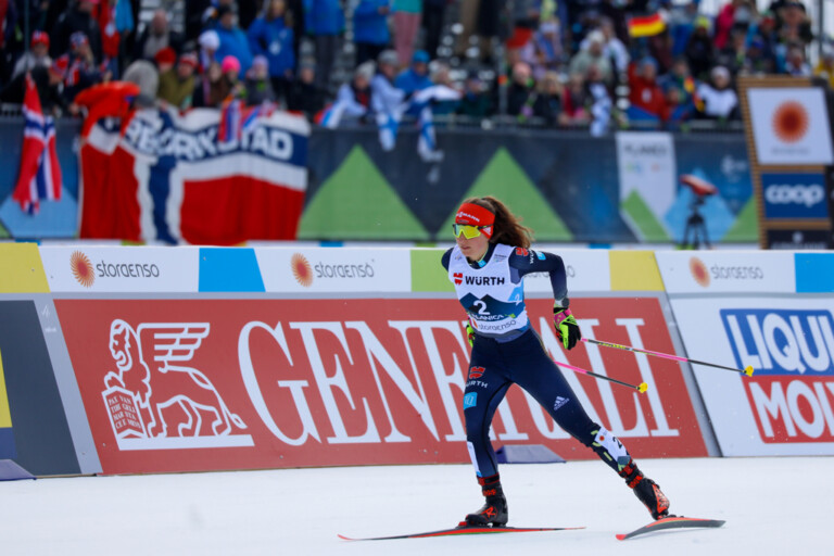 Nathalie Armbruster (GER) startet in ihr Rennen.