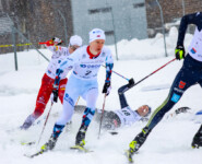 Die Kurve vor dem Ziel hatte es in sich: Einar Luraas Oftebro (NOR), David Mach (GER), Emil Ottesen (NOR), (l-r)