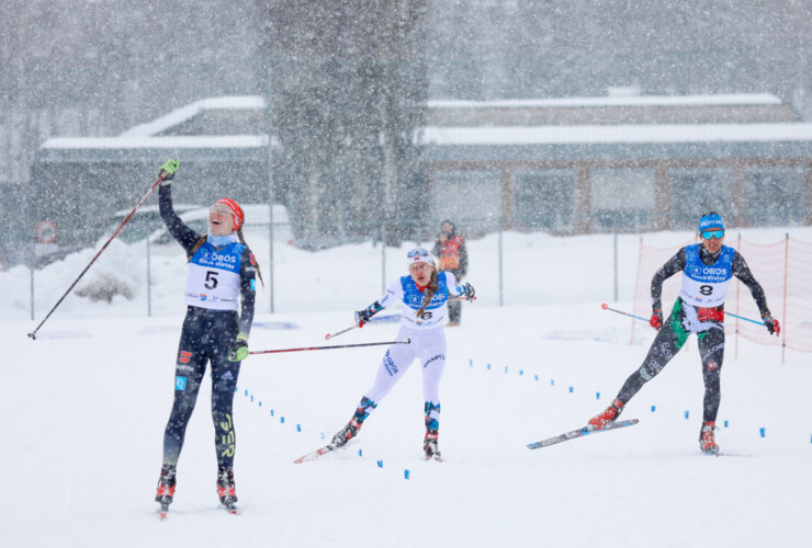 Trine Goepfert (GER) siegt im Schneegestöber vor Hanna Midtsundstad (NOR) und Veronica Gianmoena (ITA), Daniela Dejori (ITA), (l-r)