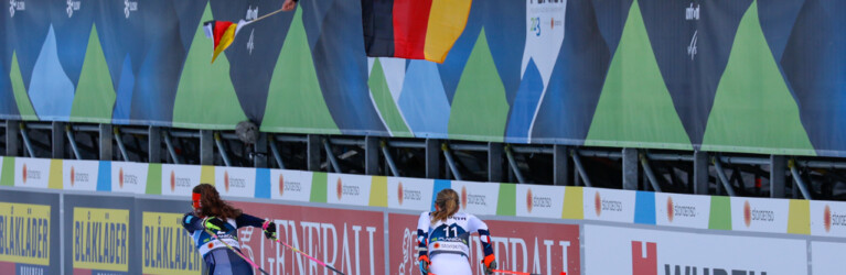 Nathalie Armbruster (GER) geht im Stadion wieder an Ida Marie Hagen (NOR) (l-r) vorbei.