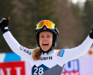 Ida Marie Hagen (NOR) freut sich über einen starken Sprung.