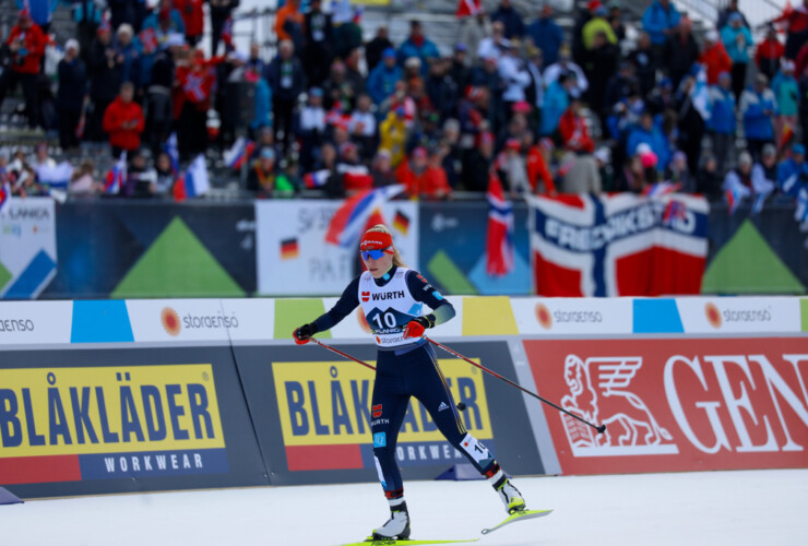 Jenny Nowak (GER) beim Start in ihr Rennen.