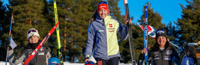 Historisches Podium beim ersten Supersprint der Damen in der Nordischen Kombination: Daniela Dejori (ITA), Annika Malacinski (USA), Joanna Kil (POL), Trine Goepfert (GER), Ingrid Laate (NOR), Veronica Gianmoena (ITA), (l-r)