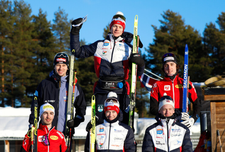 Das Einzelpodium der Herren am Sonntag: Manuel Einkemmer (AUT), Terence Weber (GER), Kasper Moen Flatla (NOR), Einar Luraas Oftebro (NOR), Sebastian Oestvold (NOR), Thomas Rettenegger (AUT), (l-r)