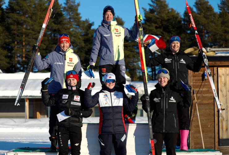 Das Damen-Podium vom Einzelwettkampf am Sonntag: Trine Goepfert (GER), Joanna Kil (POL), Kjersti Graesli (NOR), Sophia Maurus (GER), Alexa Brabec (USA), Annika Malacinski (USA), (l-r)