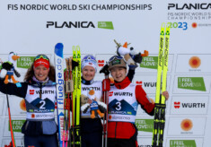 Die strahlenden Siegerinnen: Nathalie Armbruster (GER), Gyda Westvold Hansen (NOR), Haruka Kasai (JPN), (l-r)