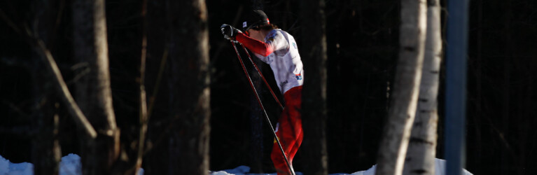 Thomas Rettenegger (AUT) bestreitet das Rennen allein an der Spitze.