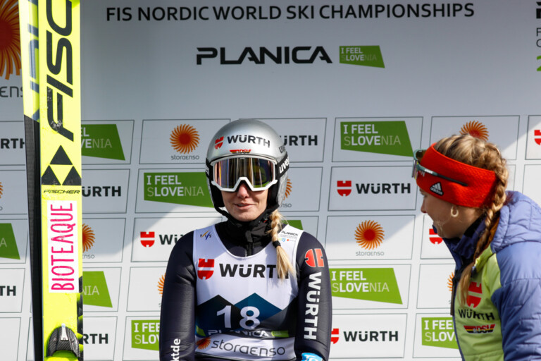 Svenja Wuerth (GER) lag nach ihrem Sprung zwischenzeitlich in Führung.