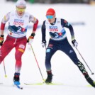 Martin Fritz (AUT) wird von Eric Frenzel (GER) (l-r) eingeholt.