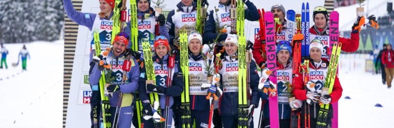 Das Podium im Teamwettbewerb: Julian Schmid (GER), Johannes Rydzek (GER), Vinzenz Geiger (GER), Eric Frenzel (GER), Jens Luraas Oftebro (NOR), Espen Andersen (NOR), Joergen Graabak (NOR), Jarl Magnus Riiber (NOR), Lukas Greiderer (AUT), Martin Fritz (AUT), Stefan Rettenegger (AUT), Johannes Lamparter (AUT), (l-r)