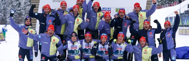 Team D freut sich über die nächste Silbermedaille: Vinzenz Geiger (GER), Johannes Rydzek (GER), Eric Frenzel (GER), Julian Schmid (GER), (l-r)