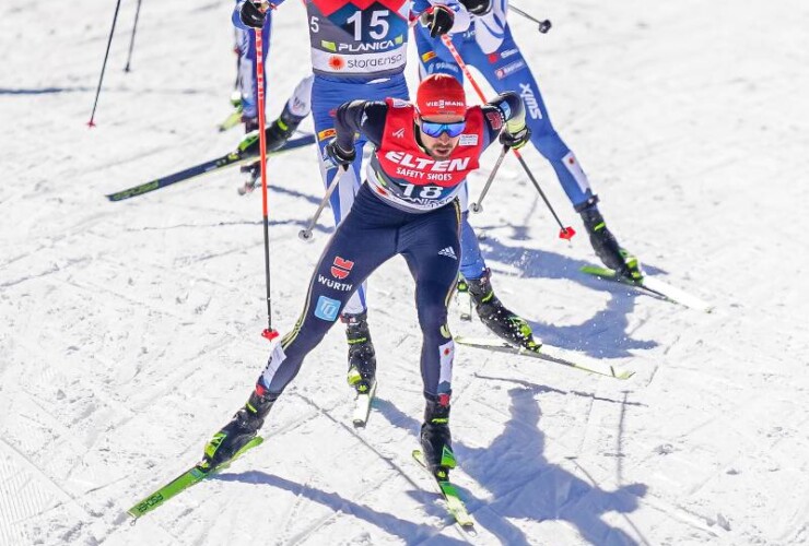 Johannes Rydzek (GER) mit den starken Läufern Eero Hirvonen (FIN) und Ilkka Herola (FIN)