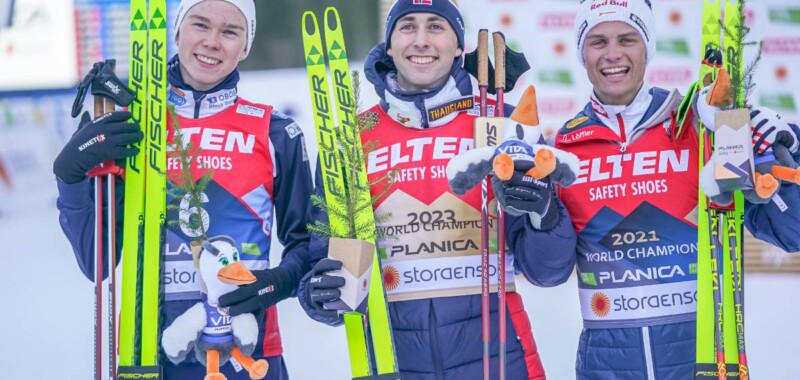 Die drei Erstplatzierten: Jens Luraas Oftebro (NOR), Jarl Magnus Riiber (NOR), Johannes Lamparter (AUT), (l-r)