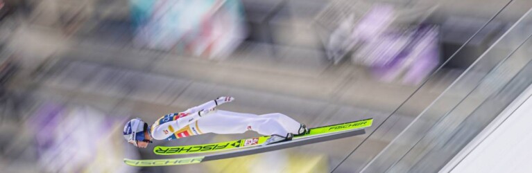 Johannes Lamparter (AUT) bei seinem Sprung am Holmenkollen.