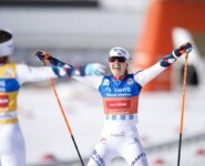 Ida Marie Hagen (NOR) läuft mit Bestzeit aufs Podium.