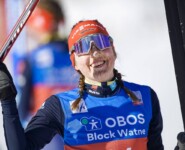 Maria Gerboth (GER) posiert mit aufgemaltem Bart für die Kameras.